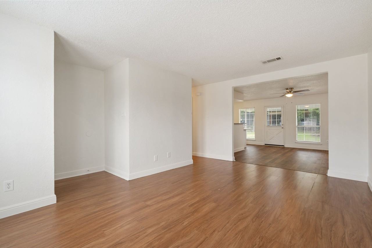 3021 Dupree St - Photo 2 of 17