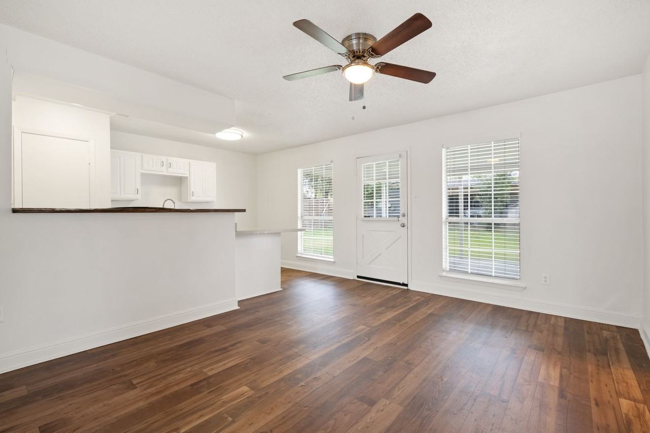 3021 Dupree St - Photo 4 of 17