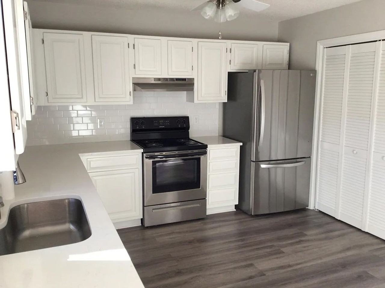 6536 Thetford Ct - Photo 3 of 7