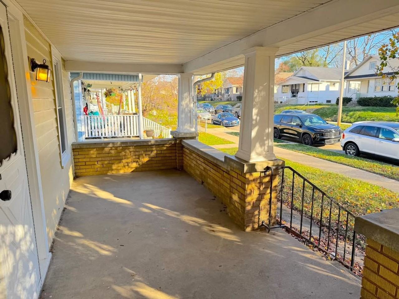 305 N F St - Photo 2 of 16