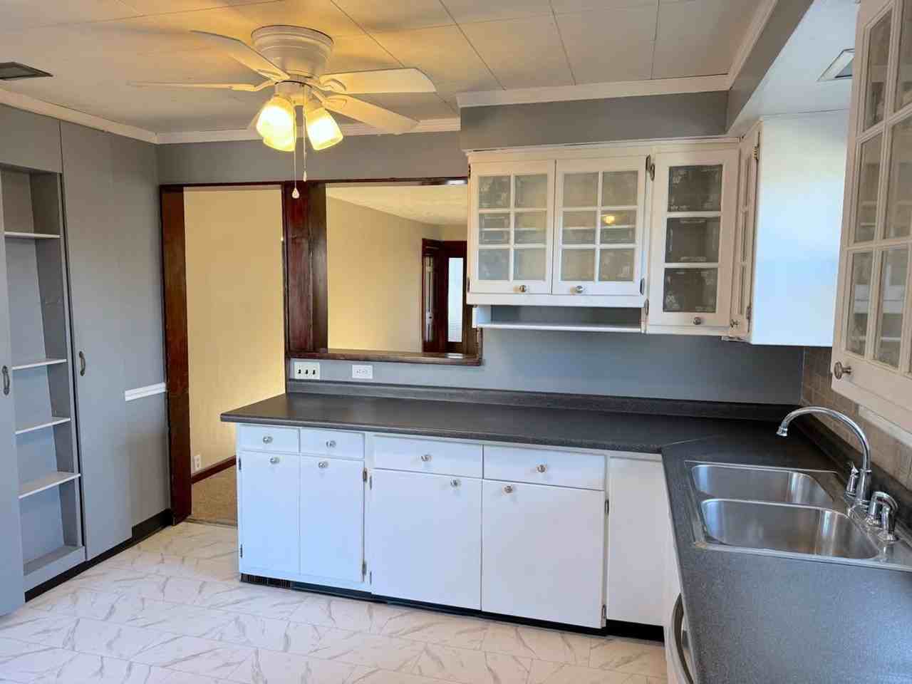 305 N F St - Photo 5 of 16