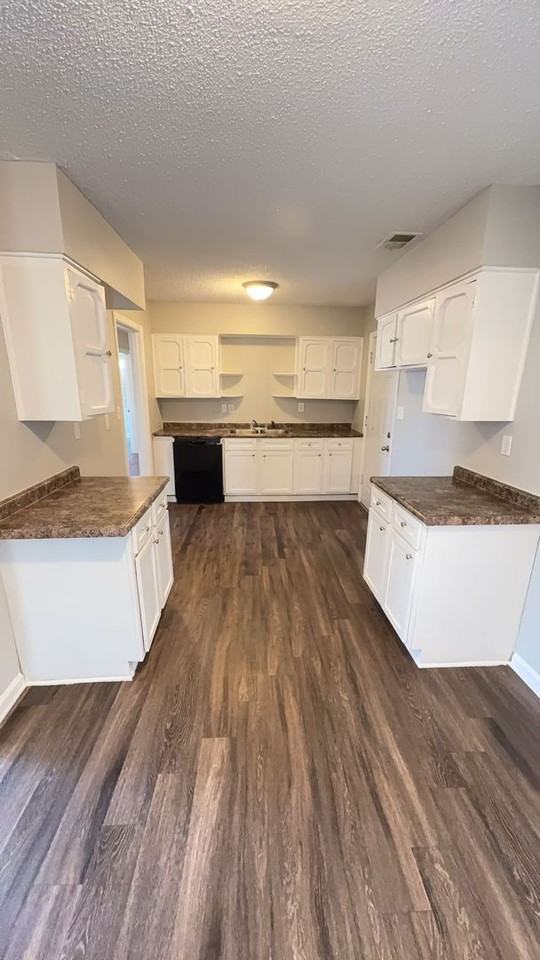 3788 Bishops Bridge Rd - Photo 4 of 12