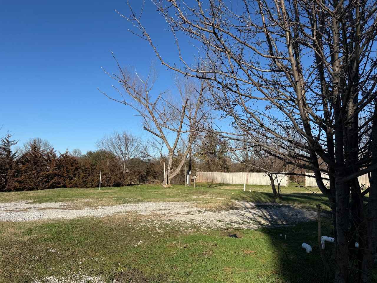 3130 N Cardinal Rd - Photo 2 of 6