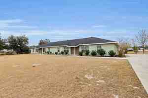 featured image of 15 Laurel Pass