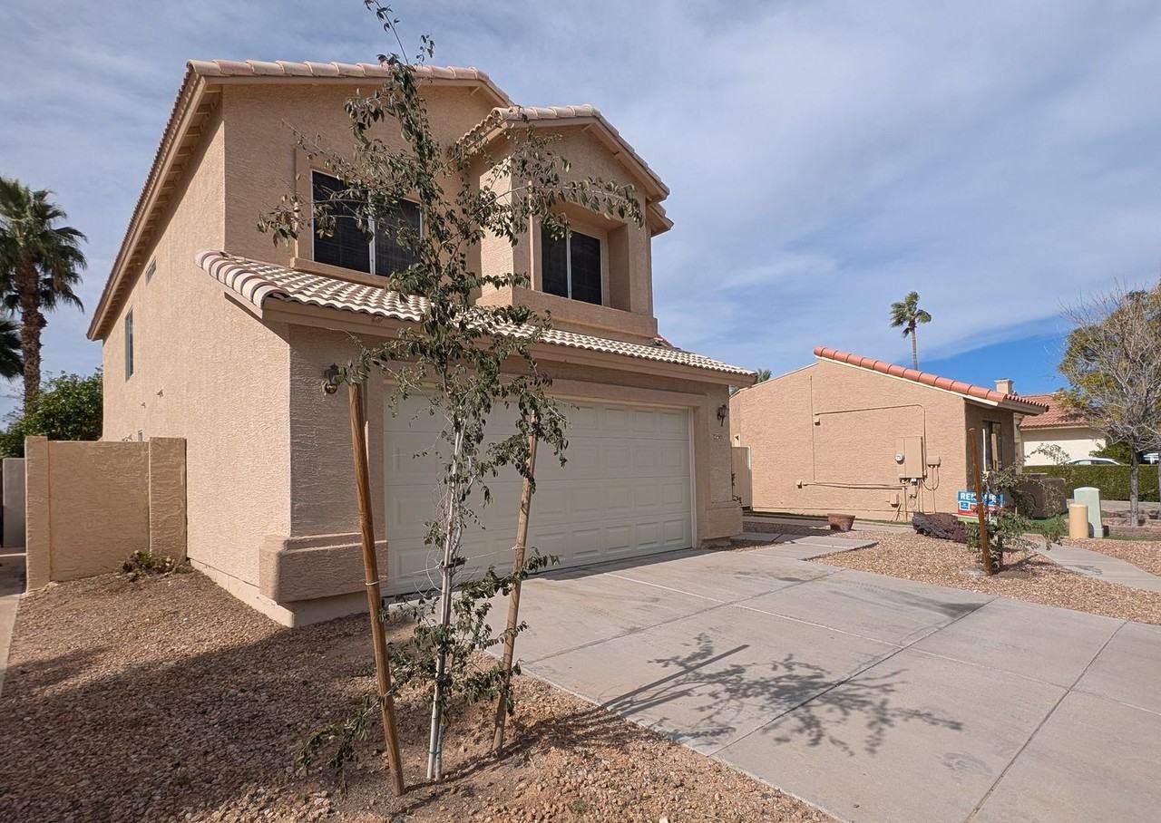 250 S Lakeview Blvd - Photo 2 of 47