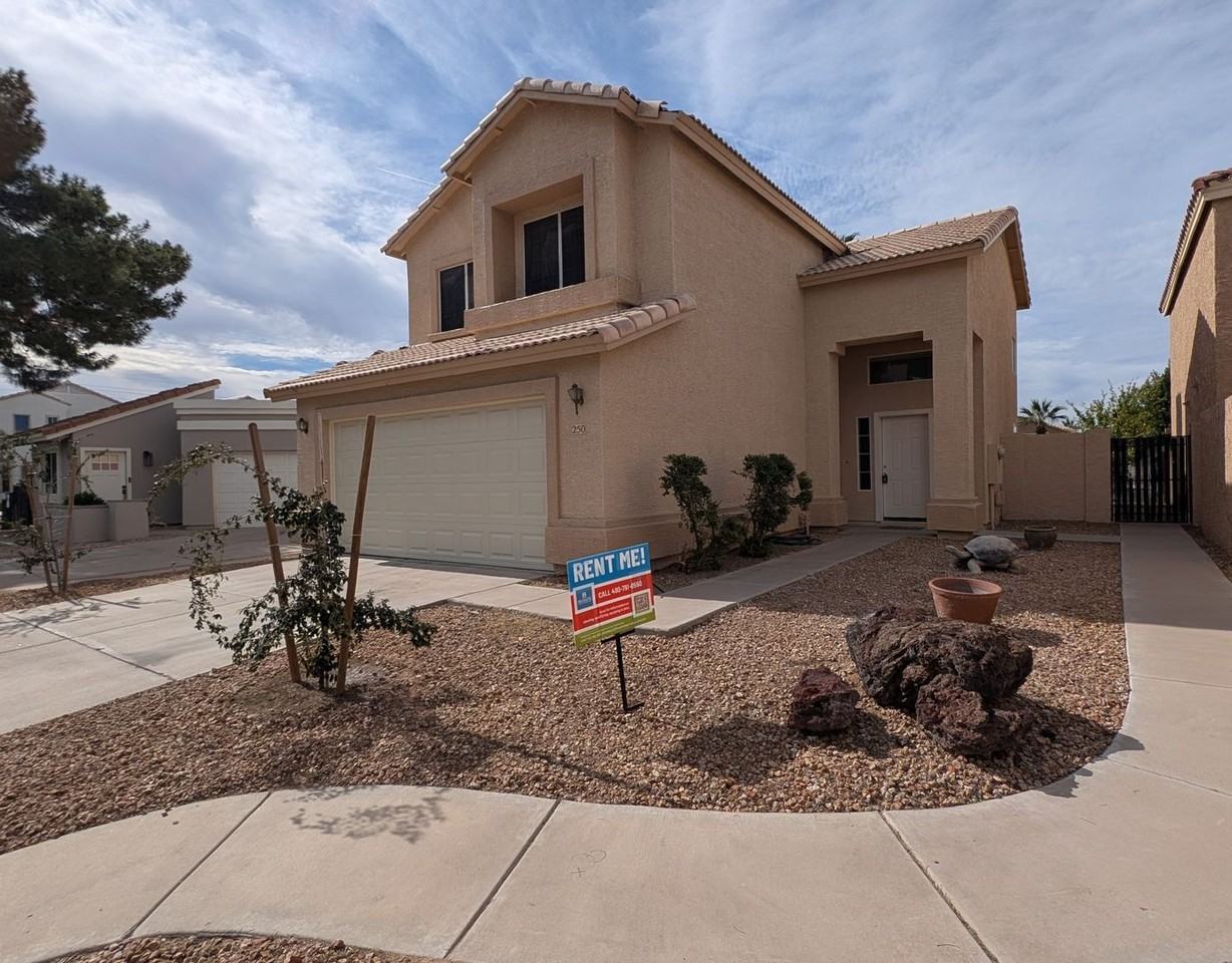 250 S Lakeview Blvd - Photo 3 of 47