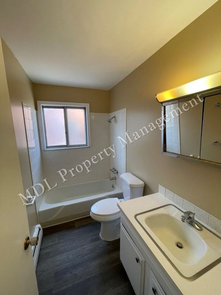 2215 Weiss St - Photo 4 of 8