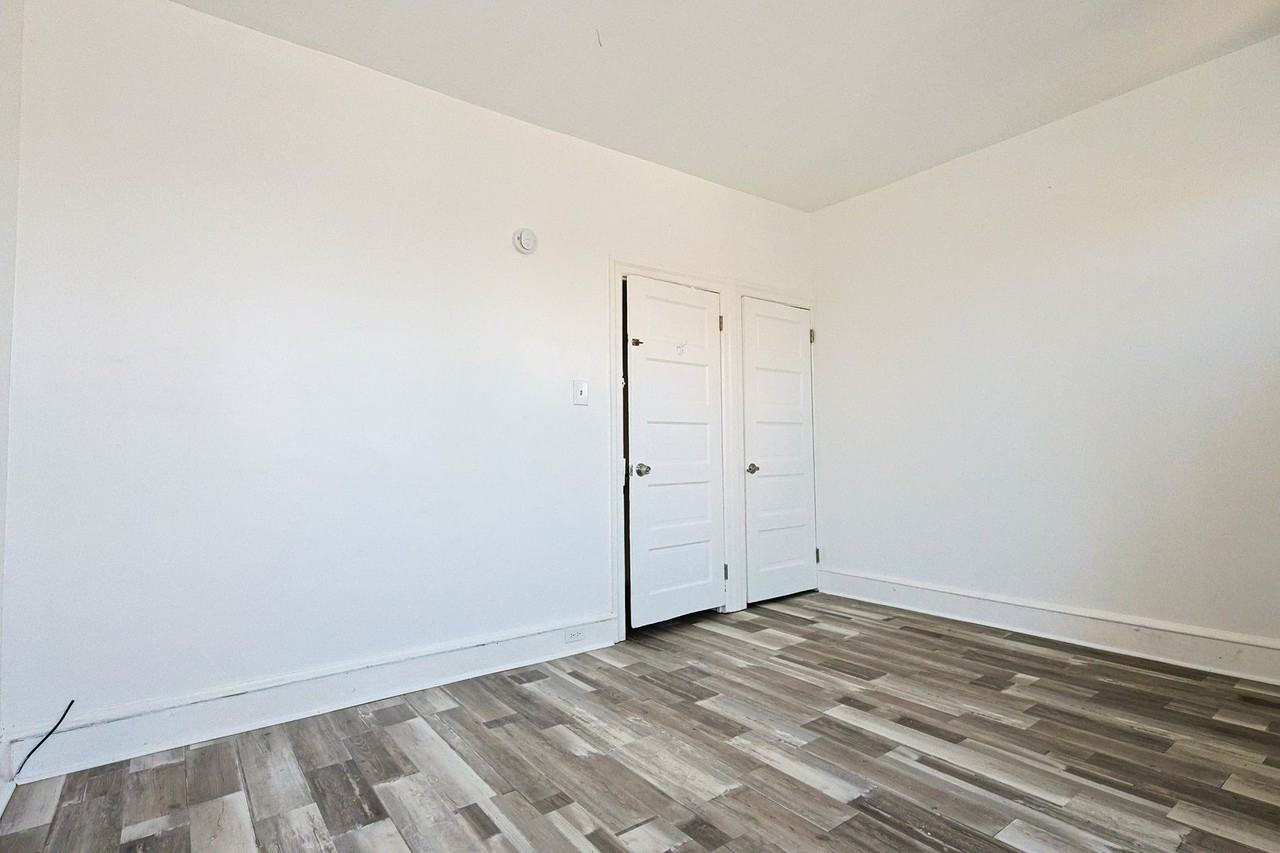 3636 Winchester Ave - Photo 5 of 17