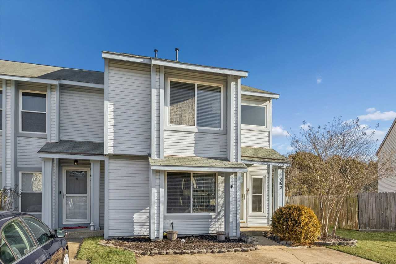 762 Quesnel Dr - Photo 3 of 48