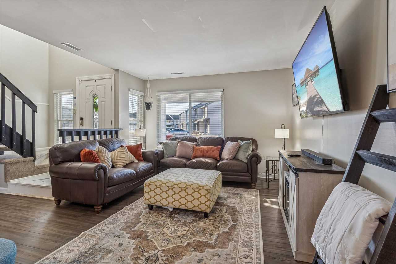 762 Quesnel Dr - Photo 6 of 48