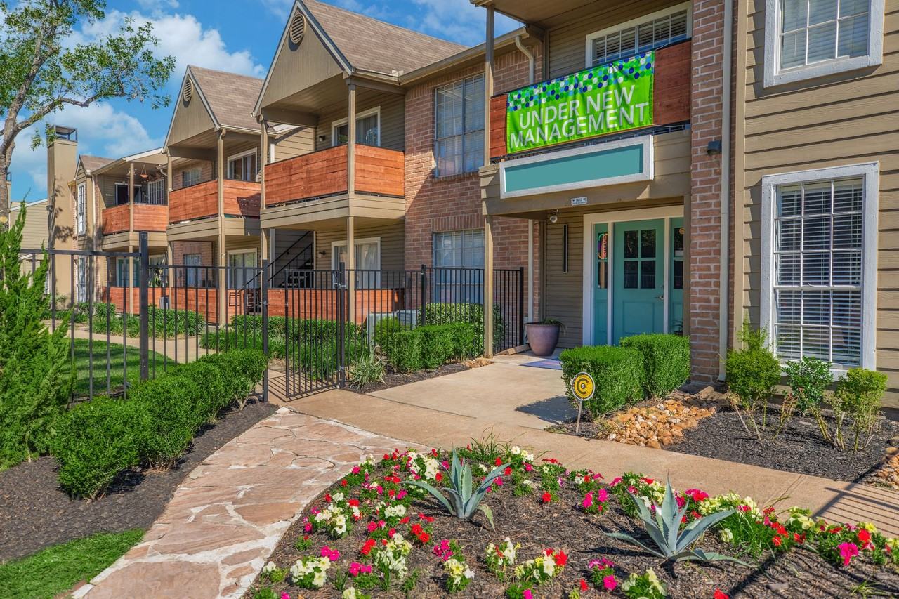 Coventry Park Apartments - Photo 3 of 50