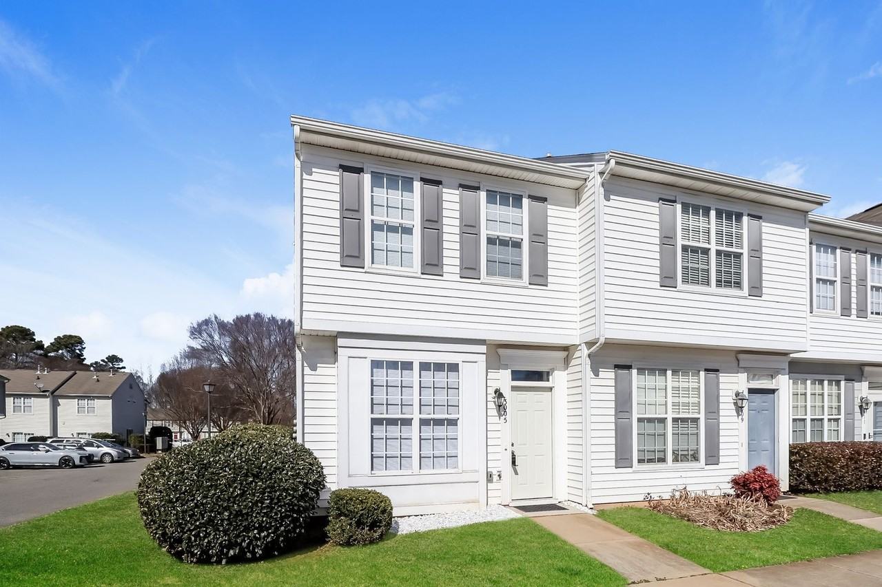 3005 Nevin Place Dr - Photo 2 of 18