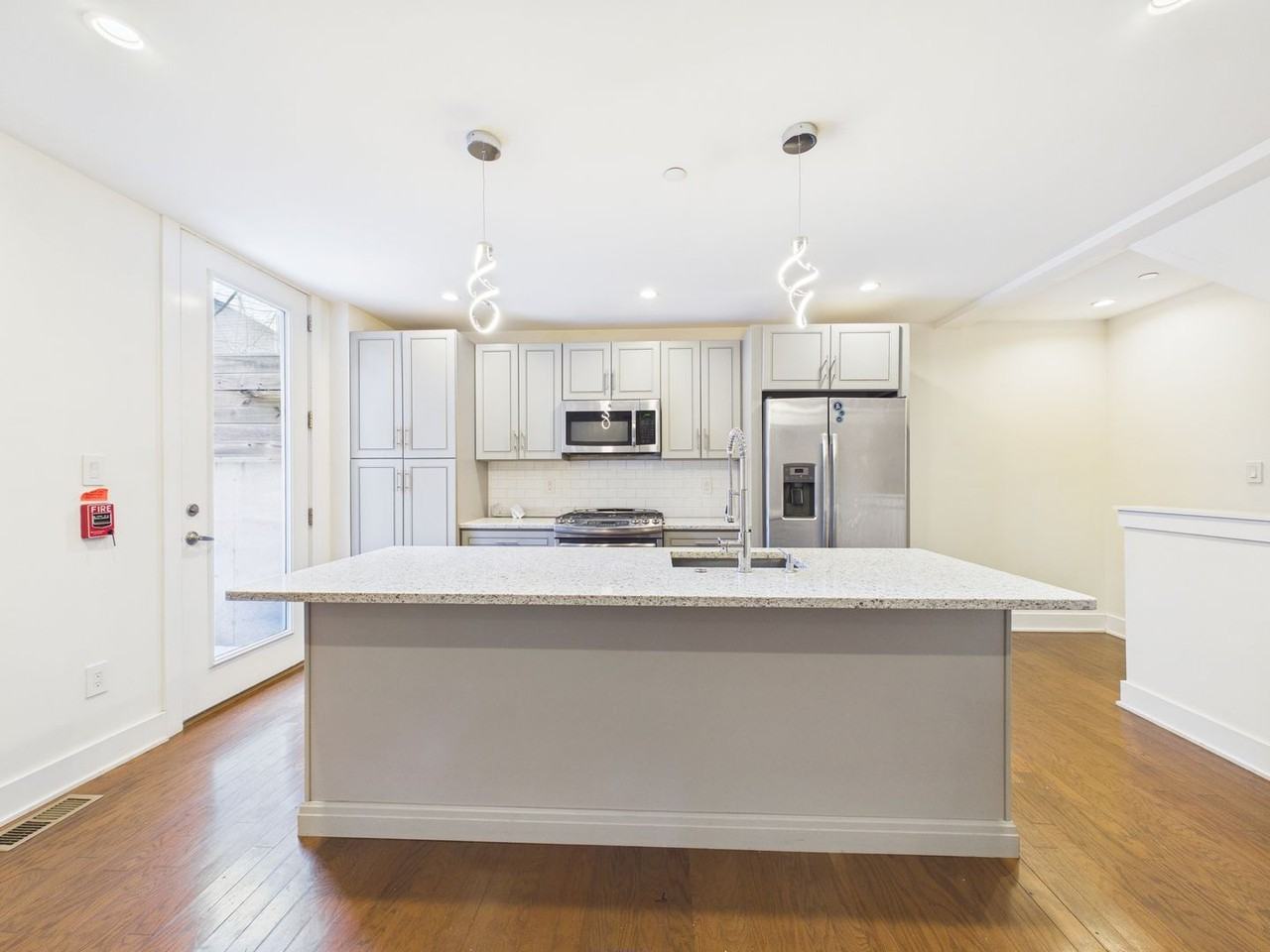 1532 N 7th St - Photo 3 of 16