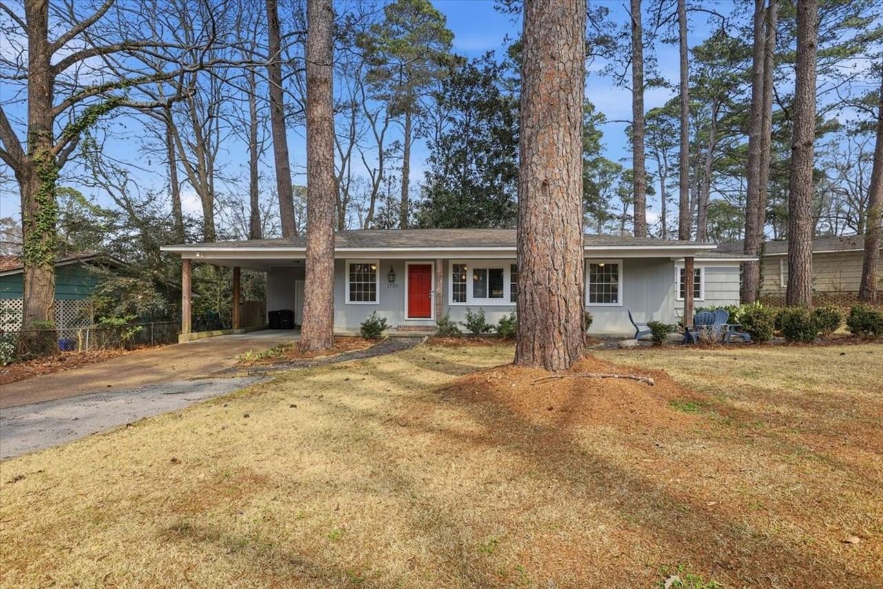 1726 Hillview Dr - Photo 2 of 29