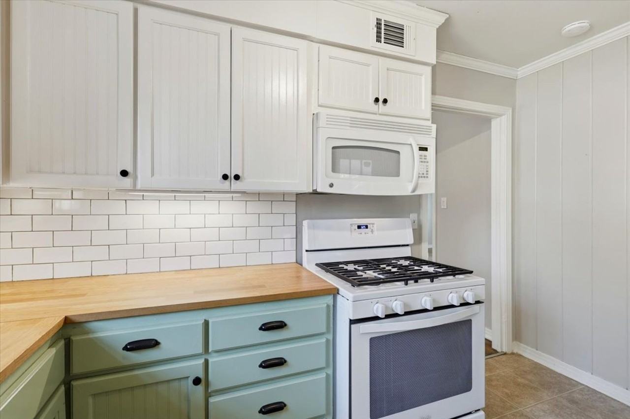 1726 Hillview Dr - Photo 6 of 29