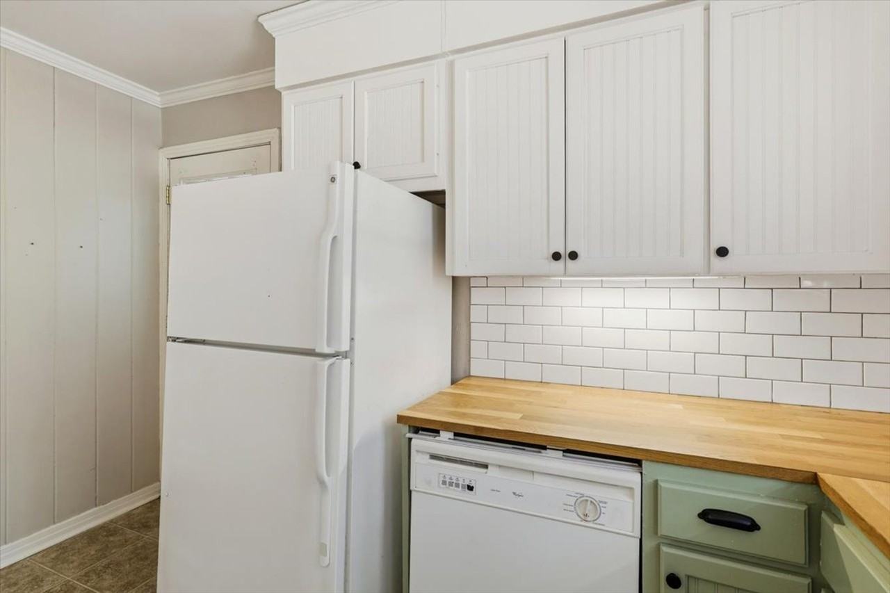 1726 Hillview Dr - Photo 7 of 29