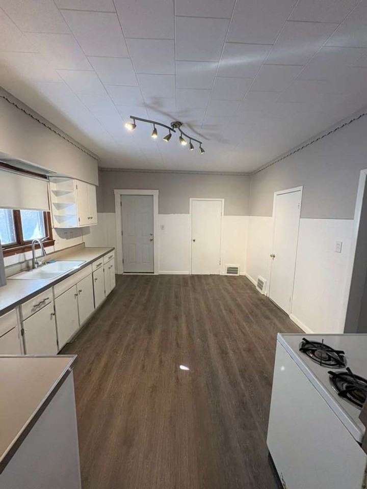 3666 E 57th St - Photo 7 of 14