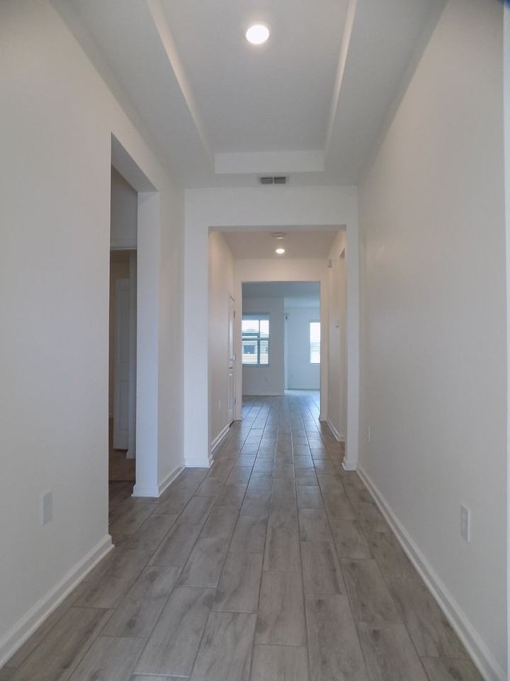 1713 Chatsworth Cir - Photo 4 of 36