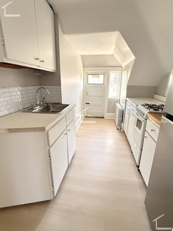 22 Quint Ave - Photo 3 of 12