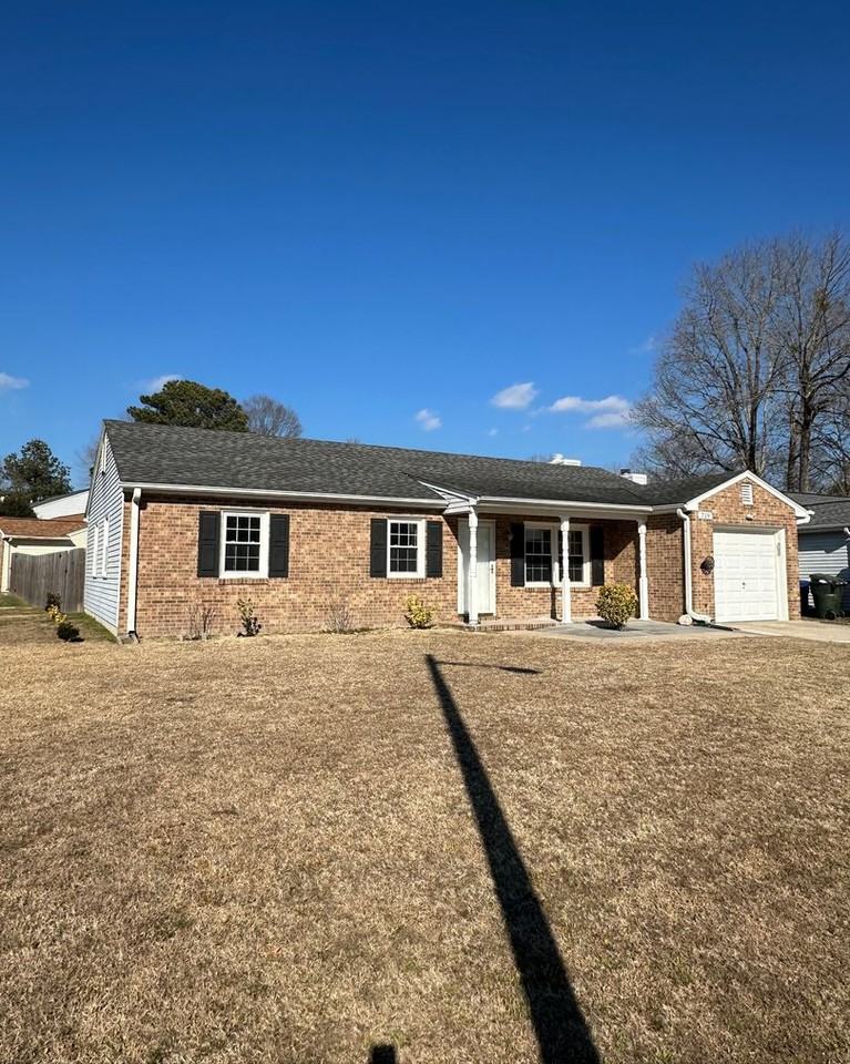 719 Pilot House Dr - Photo 3 of 27