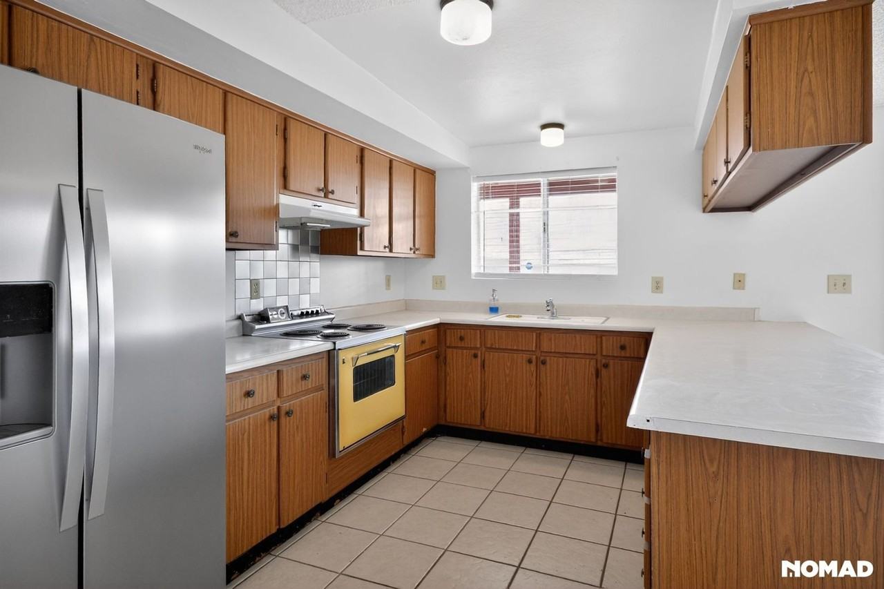 938 N Larry Pl - Photo 3 of 36