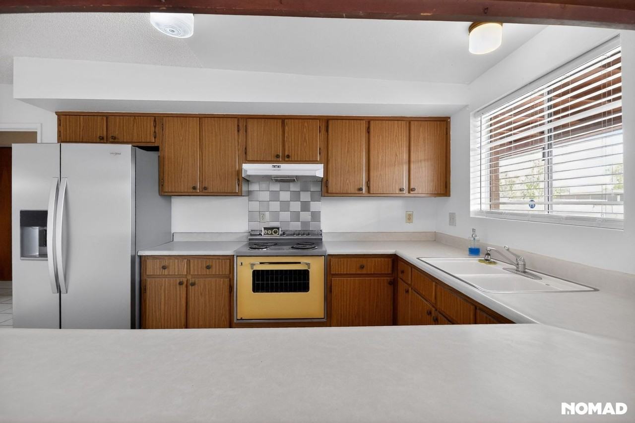 938 N Larry Pl - Photo 4 of 36