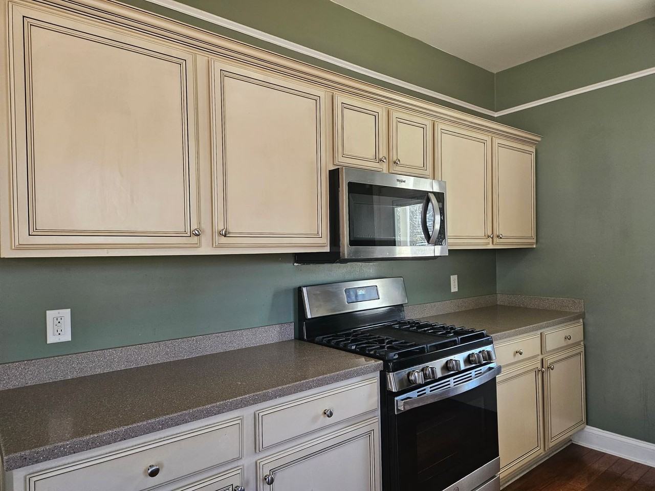 716 Hillcrest Ave - Photo 6 of 21