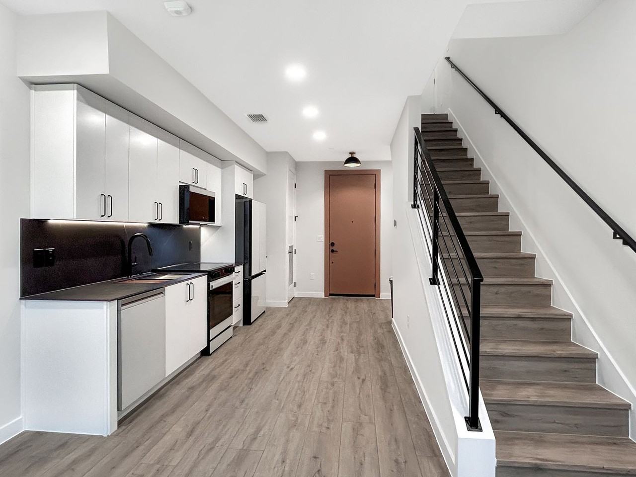 630 Central Pkwy #1215 - Photo 4 of 22