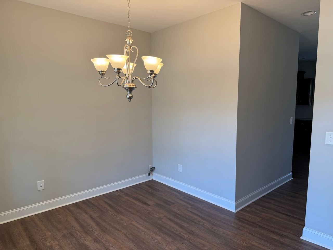 2102 Crossing Dr - Photo 3 of 9