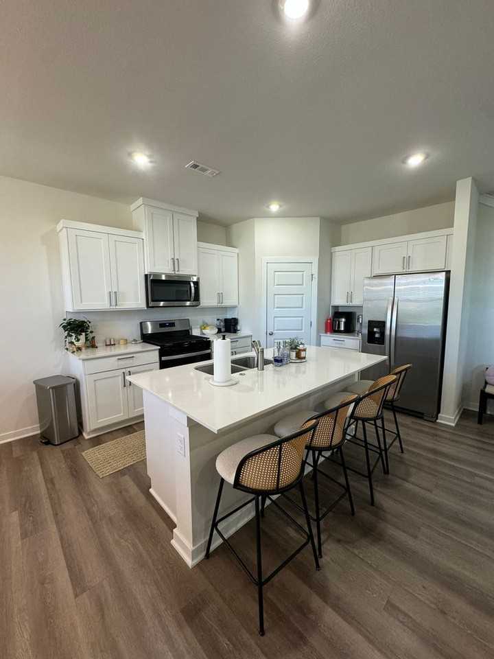 4801 W Triangle St - Photo 6 of 22