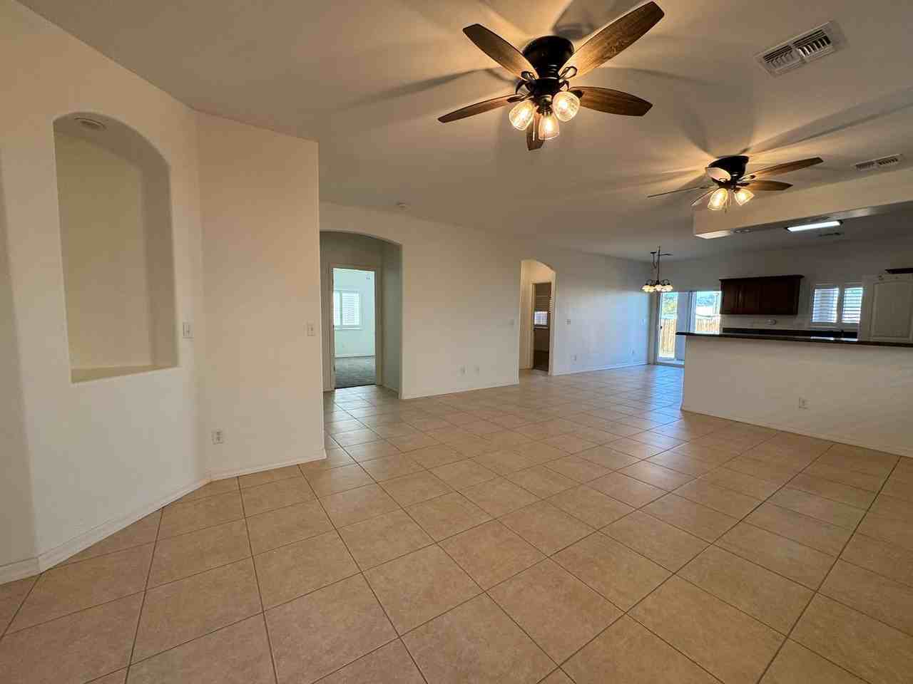 1653 Oro Ave - Photo 6 of 48