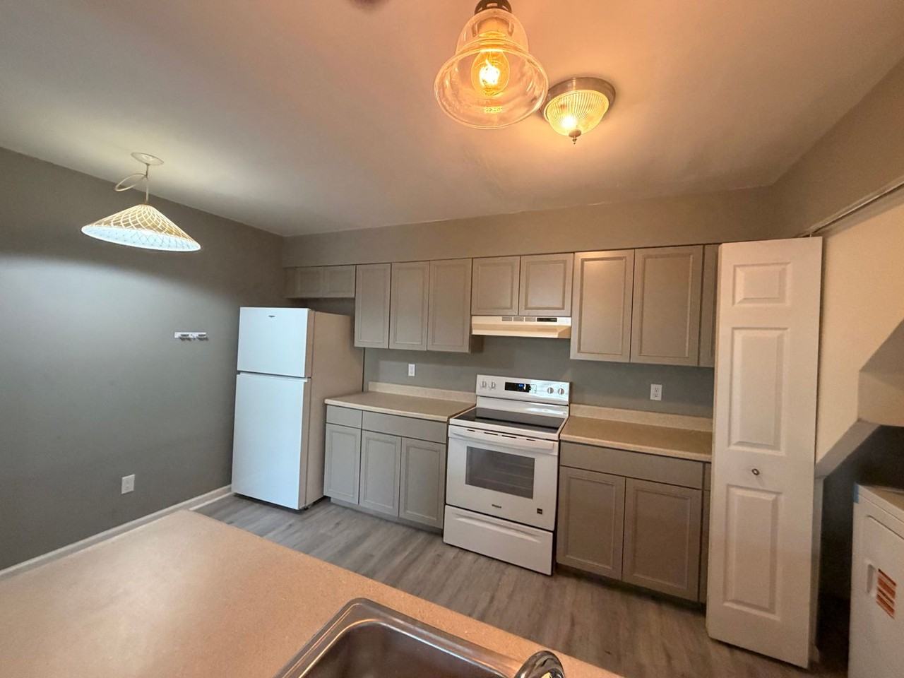 325 Lees Mill Dr - Photo 2 of 21