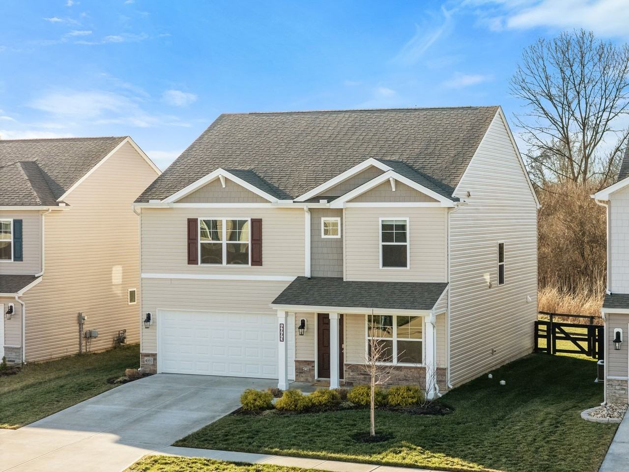 4993 Lakeview Dr - Photo 3 of 13