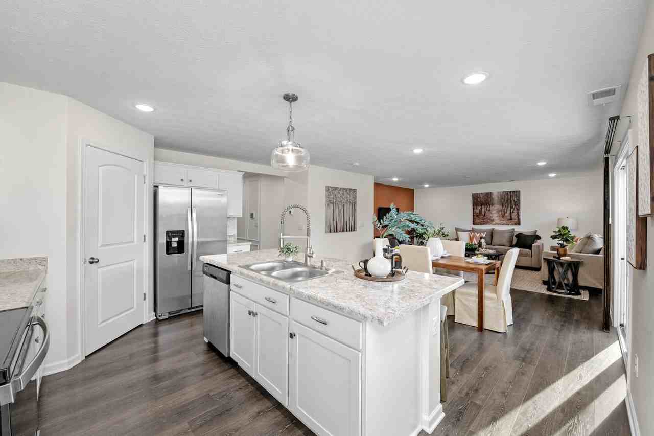 4993 Lakeview Dr - Photo 7 of 13