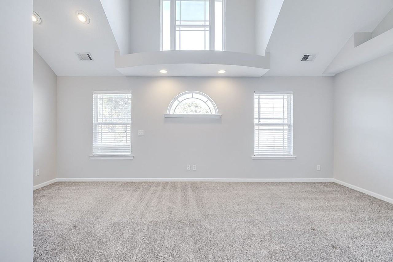 134 Ventura Pl - Photo 4 of 47