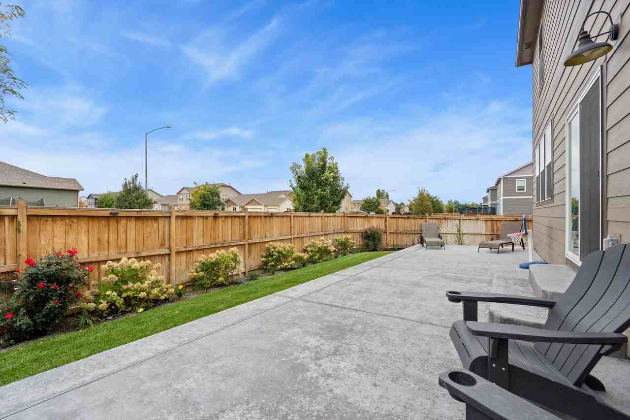 6491 Coralbell St - Photo 4 of 29