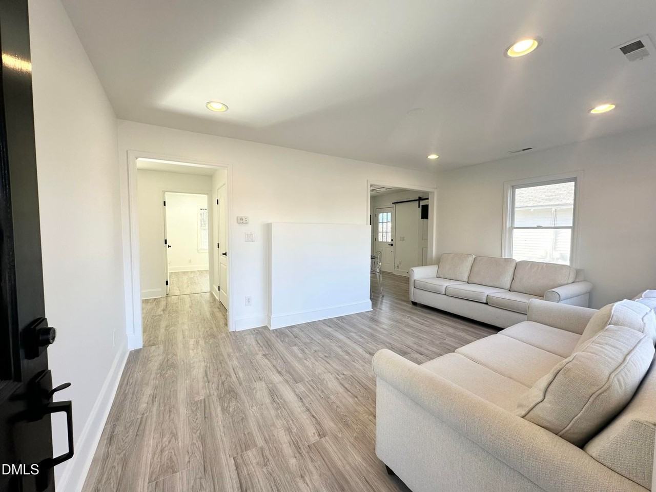 215 N Columbia St - Photo 2 of 17
