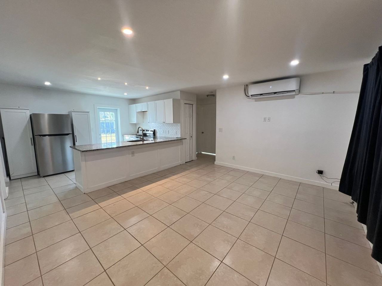 3704 Wells St - Photo 5 of 17