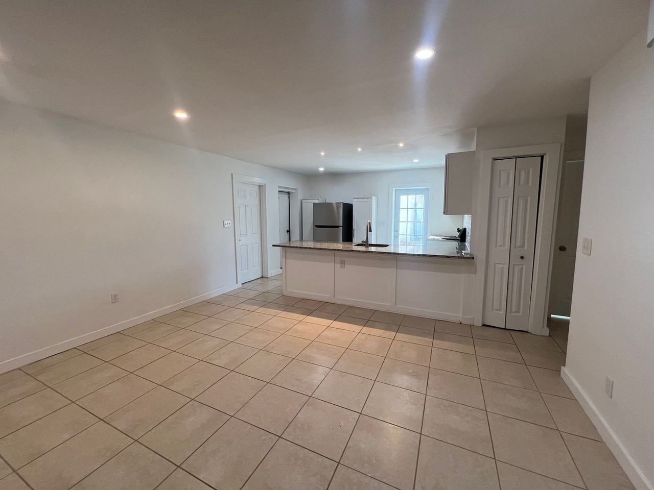 3704 Wells St - Photo 6 of 17