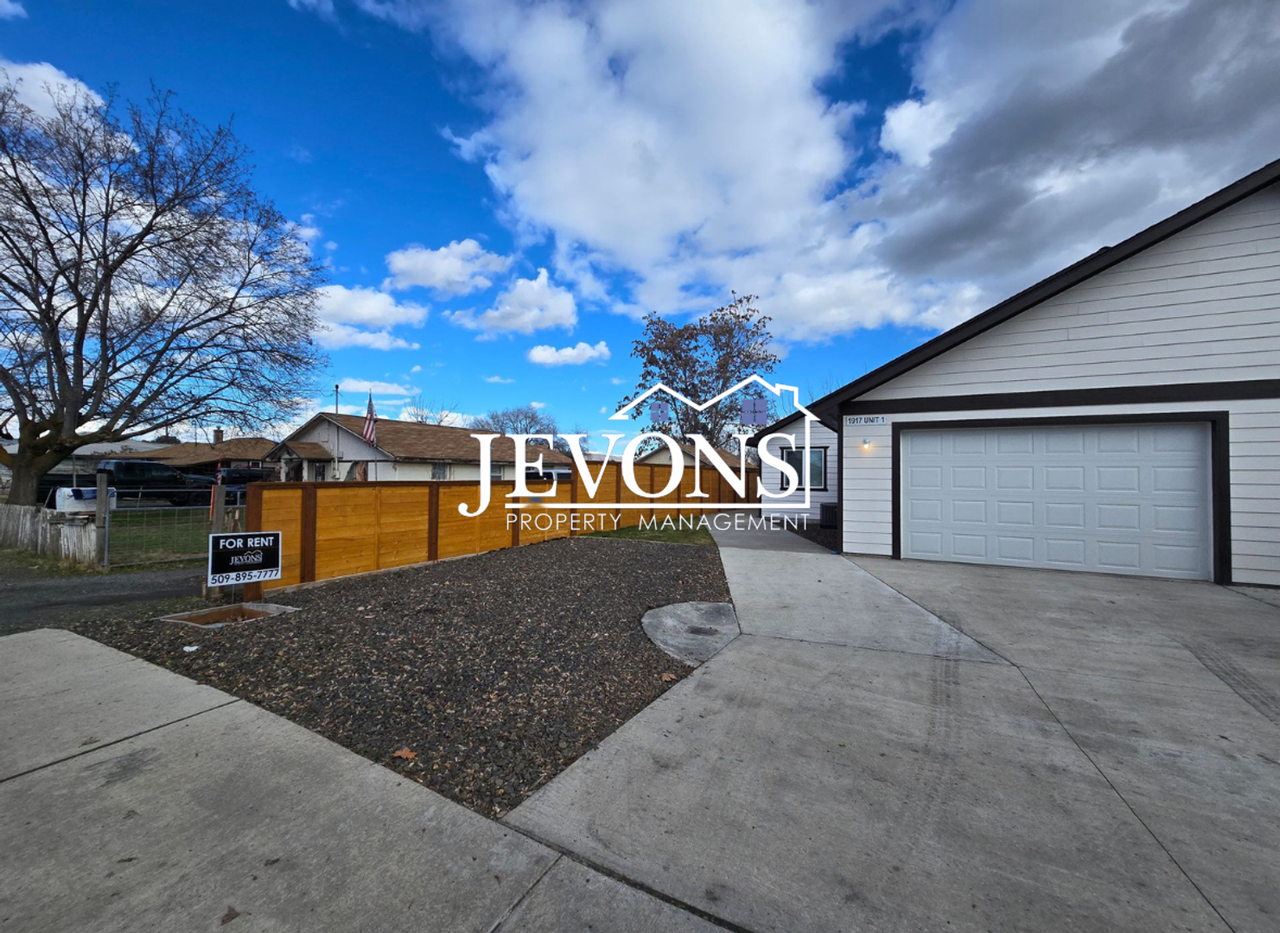 1917 Landon Ave - Photo 3 of 13