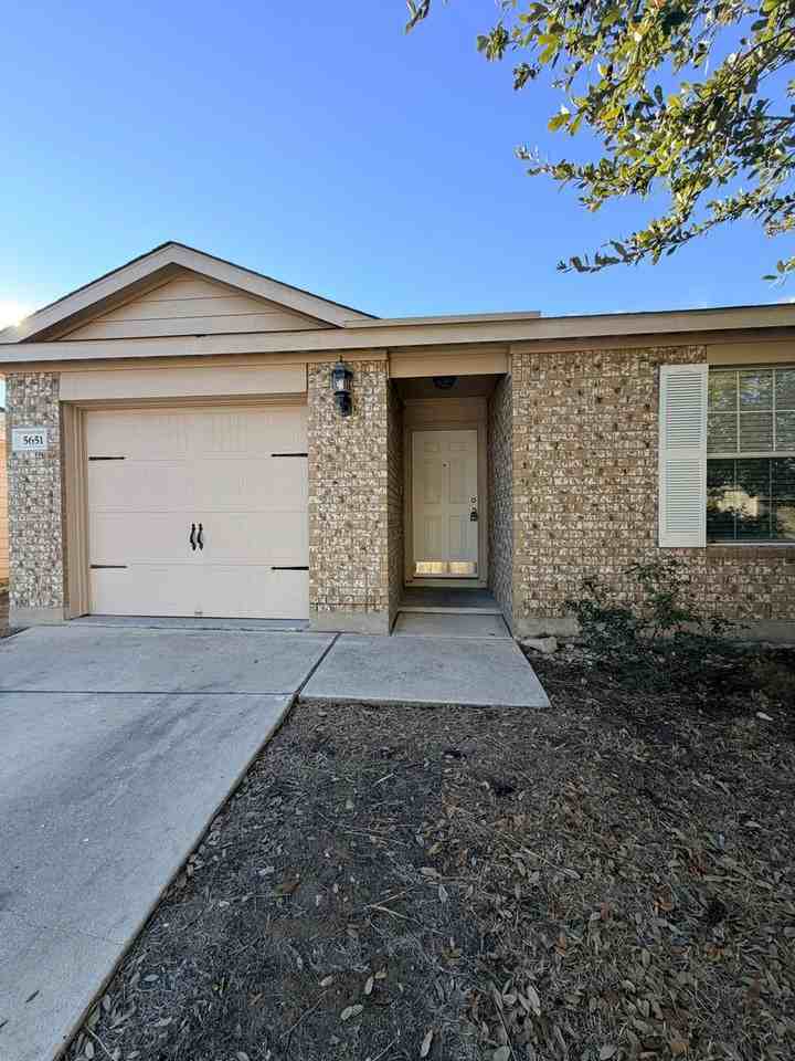 5651 Forest Cyn - Photo 2 of 17