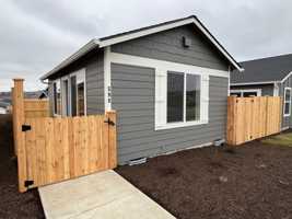 featured image of 598 Ne Arnold Rd