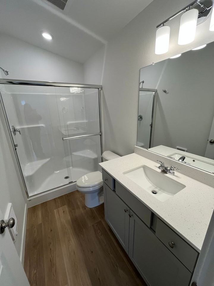 598 Ne Arnold Rd - Photo 5 of 8