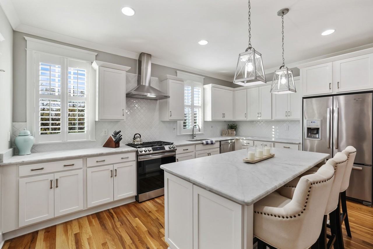 204 Burns Ave - Photo 6 of 19