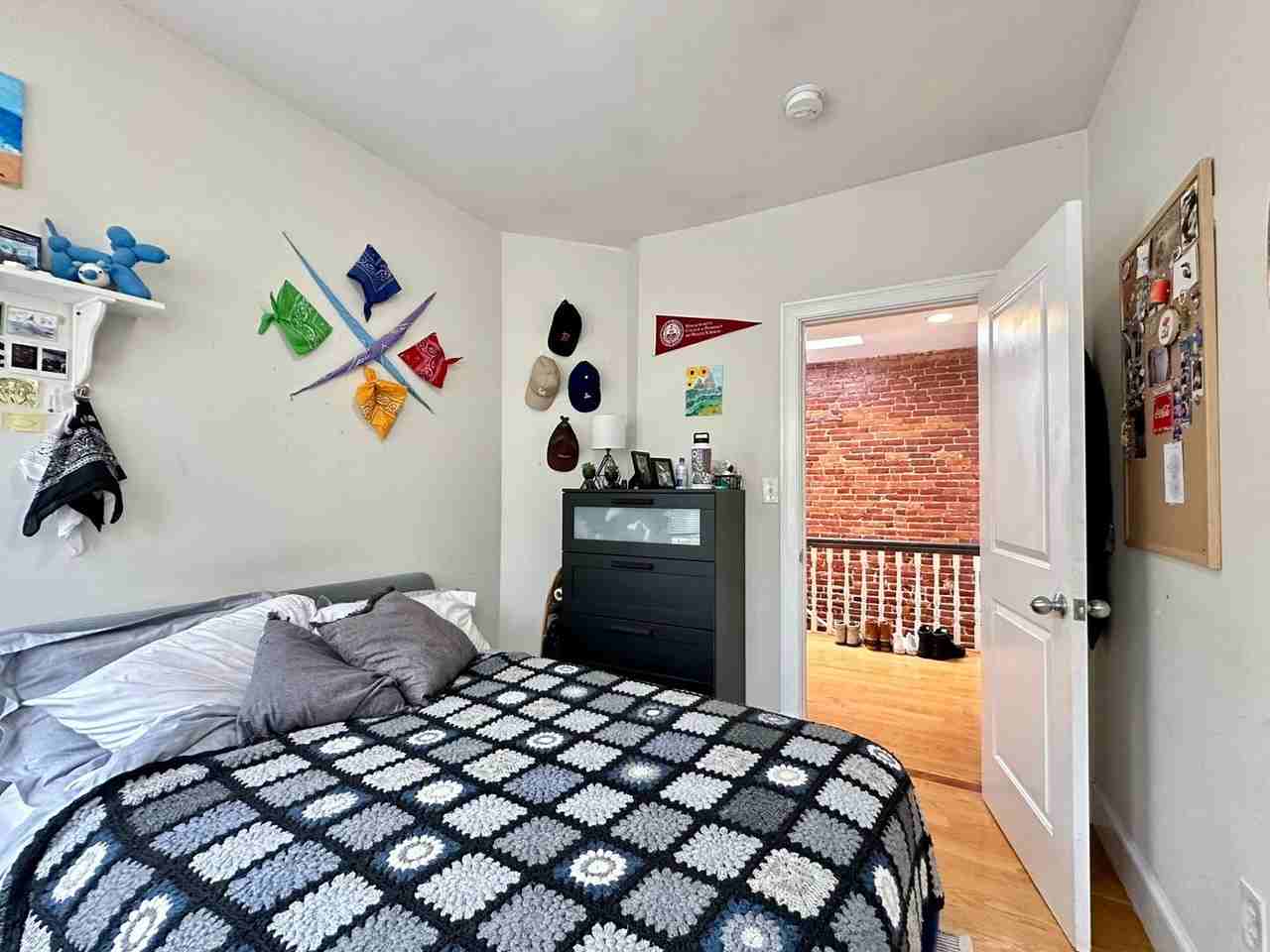 832 Huntington Ave - Photo 2 of 18