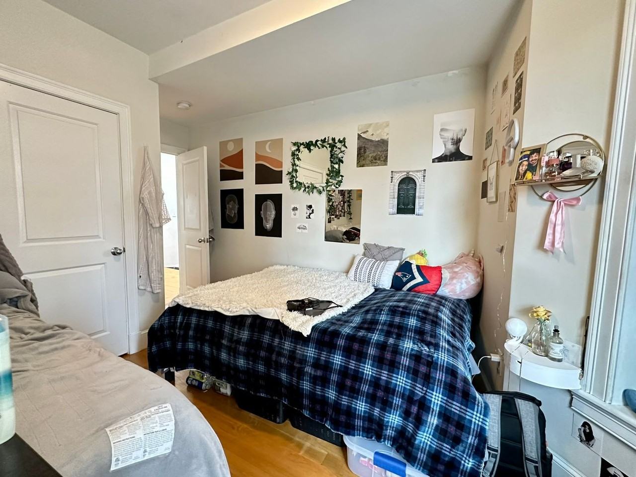 832 Huntington Ave - Photo 4 of 18