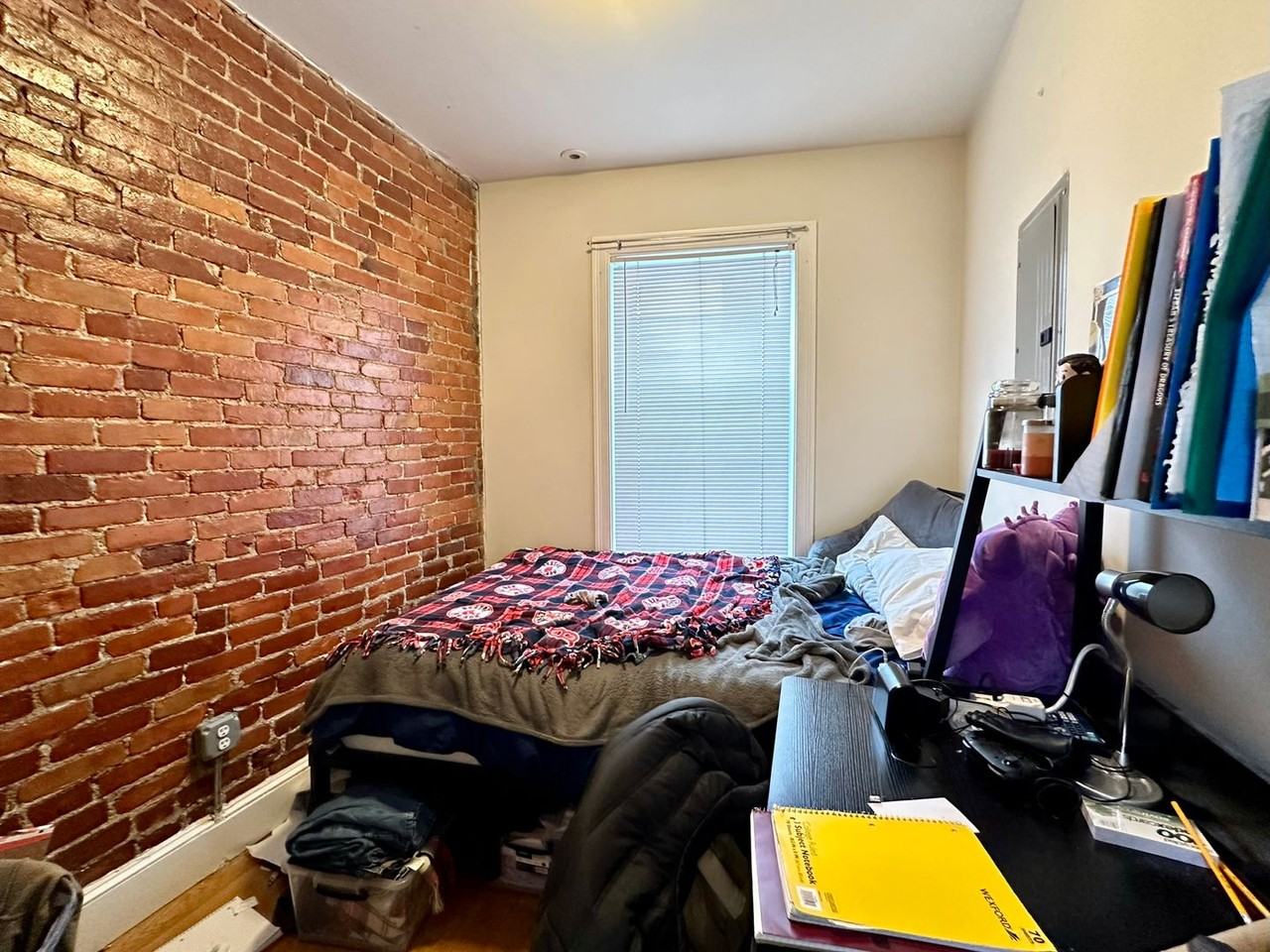 832 Huntington Ave - Photo 7 of 18