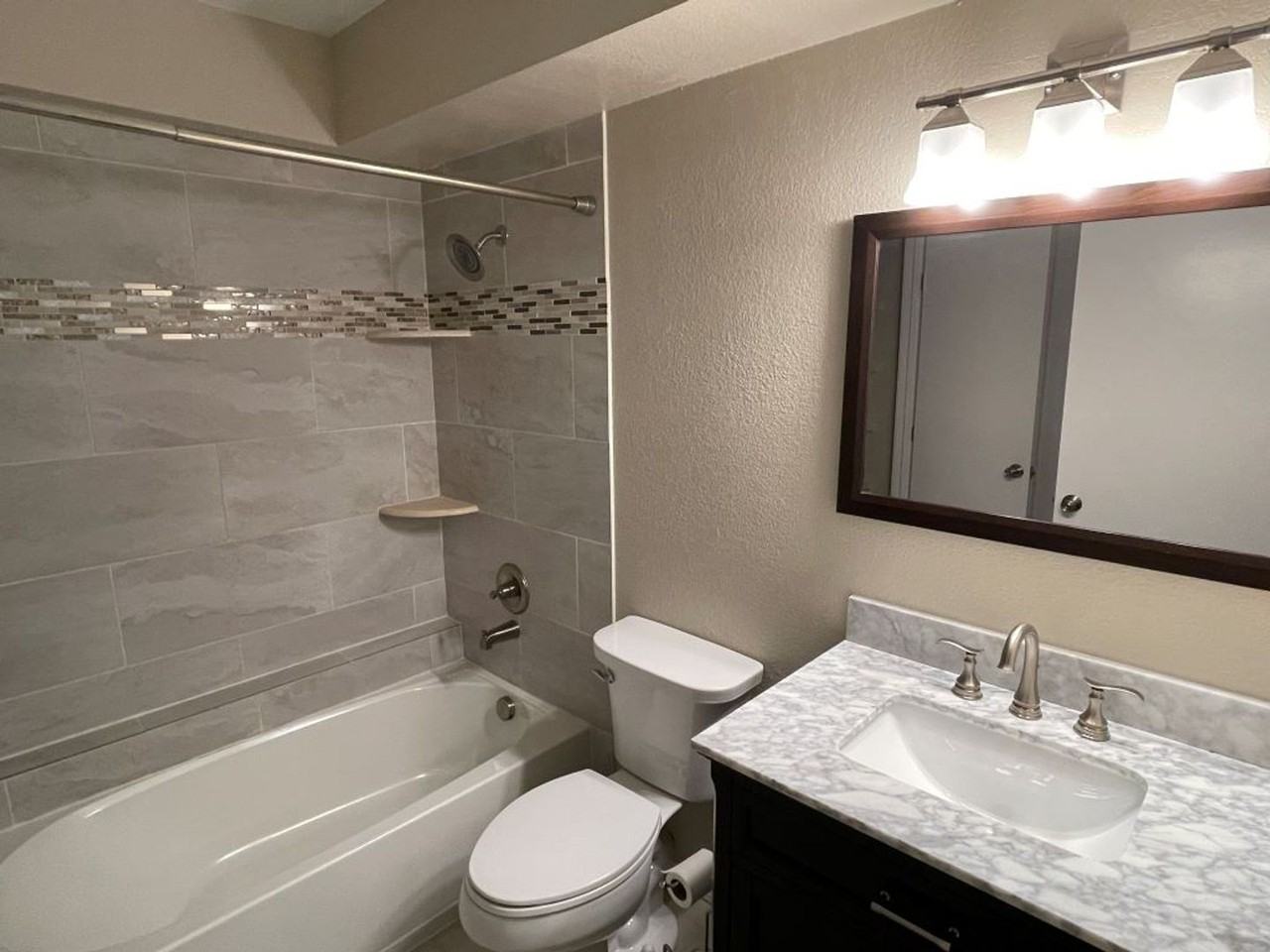 4361 Hunting Meadows Cir - Photo 7 of 16