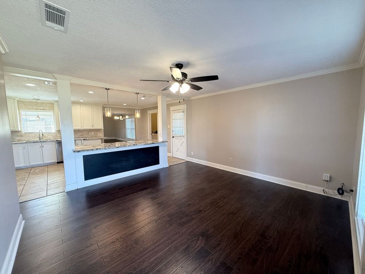 2528 Saint Joseph St - Photo 2 of 16