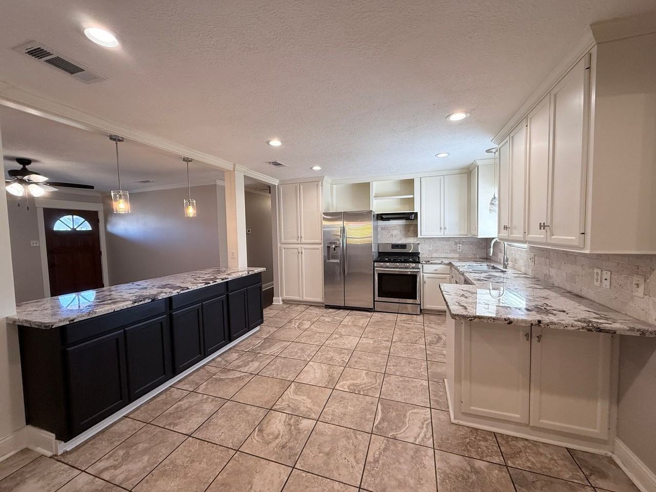 2528 Saint Joseph St - Photo 3 of 16